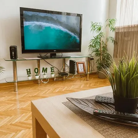 Art Cara Urosa Apartmán *